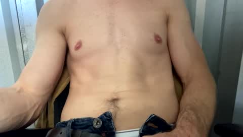 Snapshot of comnfromme1 chatting on 04-27-26, 07:01 comnfromme1 online show from 04-27-26, 07:01