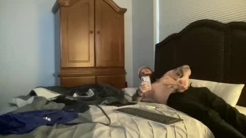 Snapshot of concentralized chatting on 11-10-25, 01:10 Matt online show from 11-10-25, 01:10