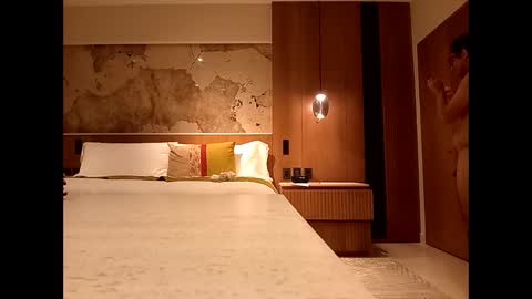 Snapshot of conejotam chatting on 11-01-25, 01:40 conejotam online show from 11-01-25, 01:40