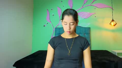 C O N N I E online show from 11-25-25, 02:39