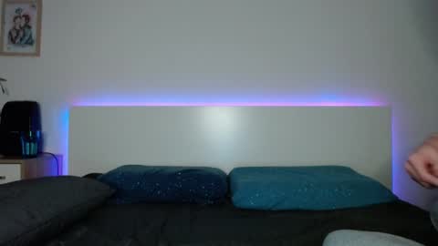 Snapshot of conor_and_chester chatting on 01-10-25, 06:28 Conor and Chester online show from 01-10-25, 06:28