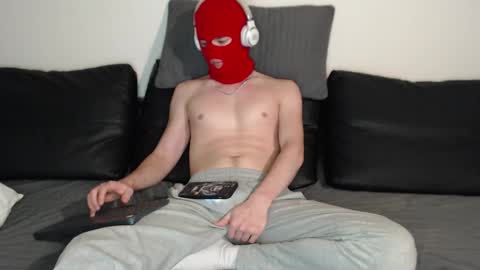 Snapshot of conor_and_chester chatting on 09-27-25, 04:12 Conor and Chester online show from 09-27-25, 04:12