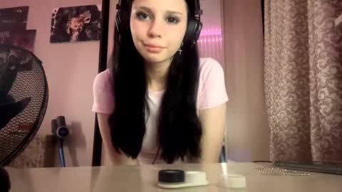 Isabella online show from 10-24-25, 09:11