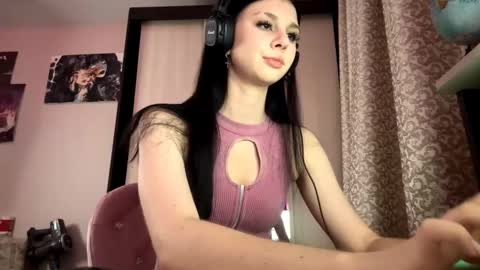 Isabella online show from 10-26-25, 08:48