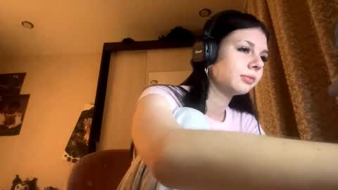 Isabella online show from 11-17-25, 06:14