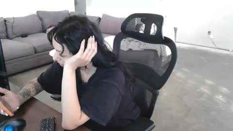 controllercutie online show from 01-15-26, 01:37