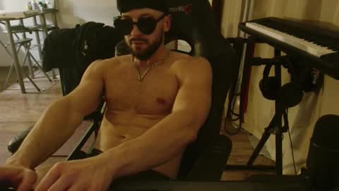 Snapshot of cookiewaves chatting on 11-17-25, 06:14 Stachu Jones online show from 11-17-25, 06:14