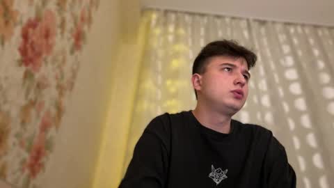 Snapshot of coolskum00 chatting on 12-01-25, 06:02 Lisa and Alen online show from 12-01-25, 06:02