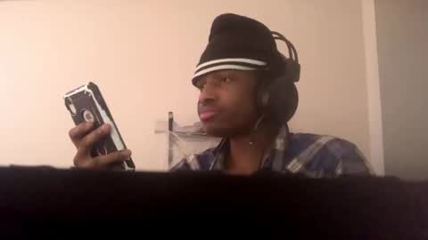 Snapshot of coolvibes69 chatting on 12-05-25, 07:54 coolvibes69 online show from 12-05-25, 07:54