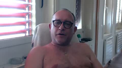 Snapshot of coquin369 chatting on 08-01-26, 09:41 Coquin369 online show from 08-01-26, 09:41