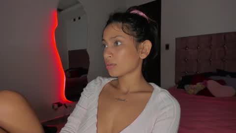 Snapshot of cora22_ chatting on 05-28-26, 04:43 CORA online show from 05-28-26, 04:43