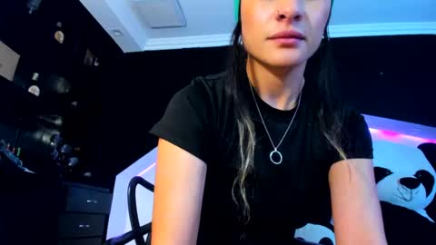 Snapshot of coral_gibson chatting on 01-10-25, 03:16 Coral online show from 01-10-25, 03:16