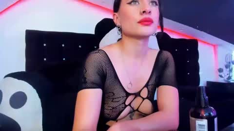 Snapshot of coral_gibson chatting on 01-13-25, 03:04 Coral online show from 01-13-25, 03:04