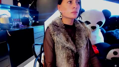 Snapshot of coral_gibson chatting on 02-01-25, 12:05 Coral online show from 02-01-25, 12:05