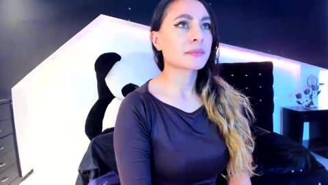 Snapshot of coral_gibson chatting on 02-05-25, 12:17 Coral online show from 02-05-25, 12:17
