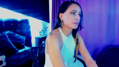 Snapshot of coral_gibson chatting on 02-06-25, 04:14 Coral online show from 02-06-25, 04:14