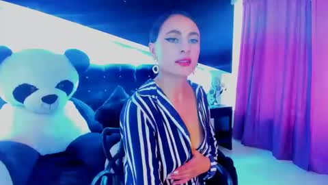 Snapshot of coral_gibson chatting on 02-08-25, 04:25 Coral online show from 02-08-25, 04:25