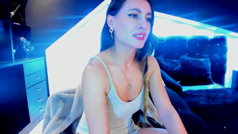 Snapshot of coral_gibson chatting on 02-10-25, 06:24 Coral online show from 02-10-25, 06:24