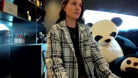 Snapshot of coral_gibson chatting on 02-14-25, 12:14 Coral online show from 02-14-25, 12:14