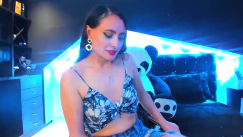 Snapshot of coral_gibson chatting on 02-20-25, 04:03 Coral online show from 02-20-25, 04:03