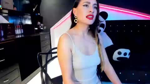 Snapshot of coral_gibson chatting on 03-04-25, 03:37 Coral online show from 03-04-25, 03:37
