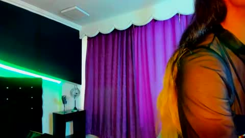 Snapshot of coral_gibson chatting on 03-05-25, 12:22 Coral online show from 03-05-25, 12:22