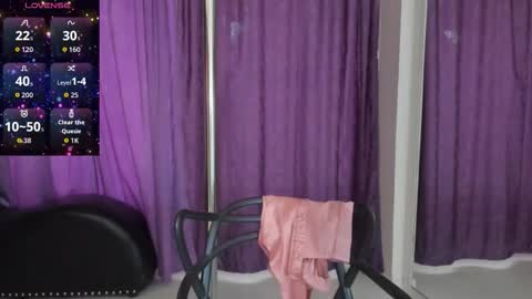 Snapshot of coral_gibson chatting on 09-29-25, 12:43 Coral online show from 09-29-25, 12:43