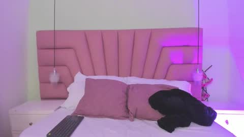 Carol Jhones  online show from 12-14-25, 05:24