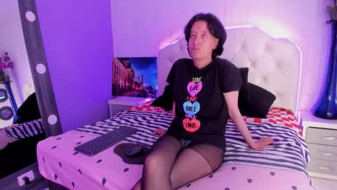 Snapshot of coralandocean chatting on 11-26-25, 01:01 Coral and Ocean online show from 11-26-25, 01:01