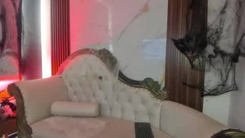 Coralie Bronson online show from 10-30-25, 09:26