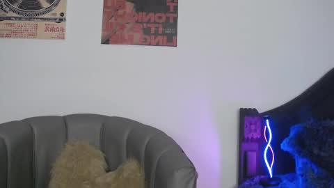 Snapshot of coraliebronson chatting on 02-14-26, 04:09 Coralie Bronson online show from 02-14-26, 04:09