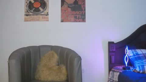 Snapshot of coraliebronson chatting on 02-26-26, 01:37 Coralie Bronson online show from 02-26-26, 01:37