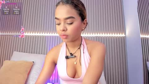 coralineross_ online show from 09-12-25, 10:59