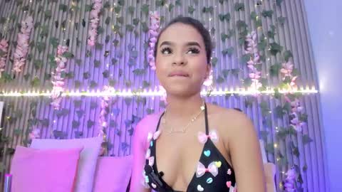 Snapshot of coralineross_ chatting on 10-27-25, 11:03 coralineross_ online show from 10-27-25, 11:03