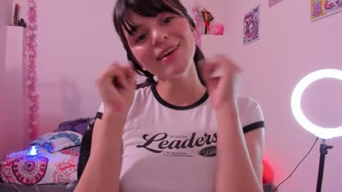 Coraline uwu     Bienvenidos al dulce mundo de Coraline    Hola amores soy Coraline  Una chica  tierna juguetona online show from 11-19-25, 03:12