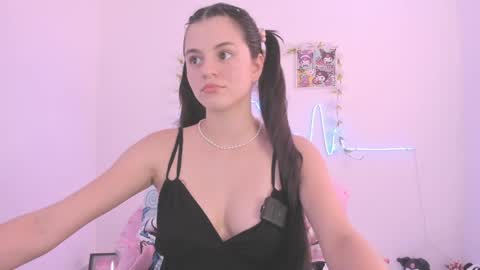 Snapshot of coralinexxx07 chatting on 05-28-26, 04:26 Coraline uwu Bienvenidos al dulce mundo de Coraline Hola amores soy Coraline Una chica tierna juguetona online show from 05-28-26, 04:26