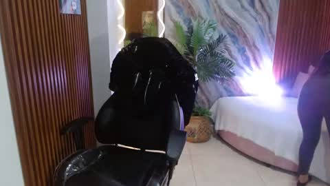 corall_tay1 online show from 05-12-26, 11:51