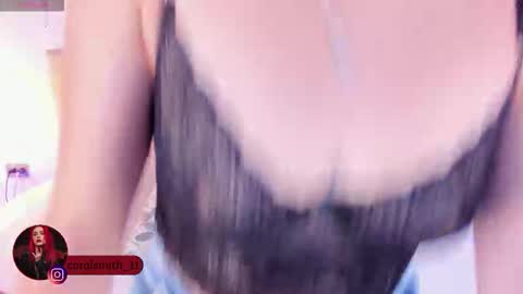 Coral Smith online show from 10-26-25, 05:08