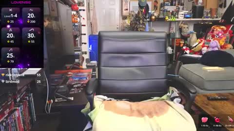 Snapshot of coreyniles96 chatting on 12-01-25, 09:31 CoreyNiles96 online show from 12-01-25, 09:31