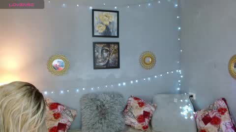 Snapshot of corinndupont chatting on 01-19-26, 01:20 CORINNDUPONT online show from 01-19-26, 01:20