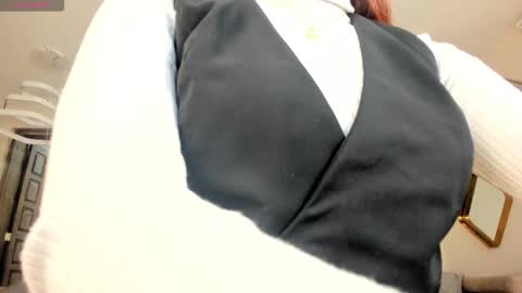 Corinne Russo online show from 09-22-25, 05:09