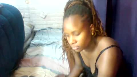 Snapshot of cortezblue chatting on 12-20-25, 09:44 blue online show from 12-20-25, 09:44