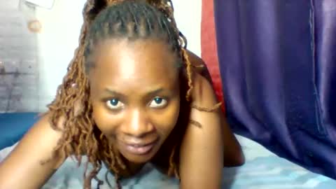 Snapshot of cortezblue chatting on 01-11-26, 08:52 blue online show from 01-11-26, 08:52