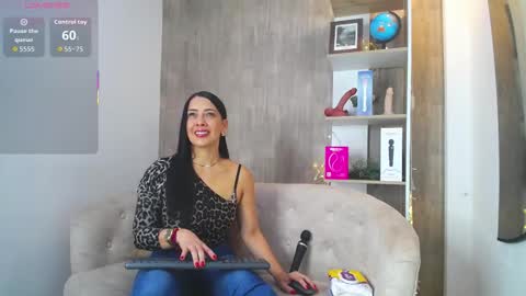 cortney tayler online show from 11-07-25, 02:50