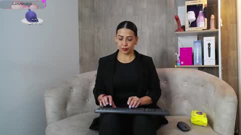 cortney tayler online show from 12-15-25, 02:32