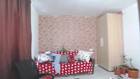 Elisa online show from 10-13-25, 08:36