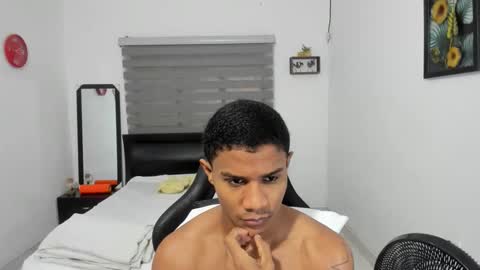 Snapshot of corzoethan chatting on 12-20-25, 10:06 Ethan online show from 12-20-25, 10:06