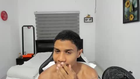 Snapshot of corzoethan chatting on 12-21-25, 10:50 Ethan online show from 12-21-25, 10:50