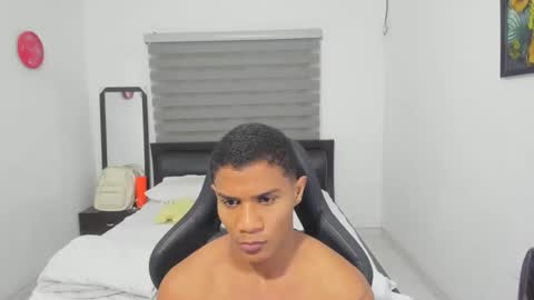 Snapshot of corzoethan chatting on 02-15-26, 12:40 Ethan online show from 02-15-26, 12:40