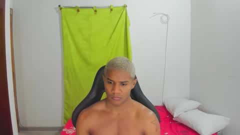 Snapshot of corzoethan chatting on 05-11-26, 03:40 Ethan online show from 05-11-26, 03:40